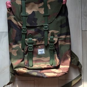 Herschel Camo Backpack Super Padded Barely Used